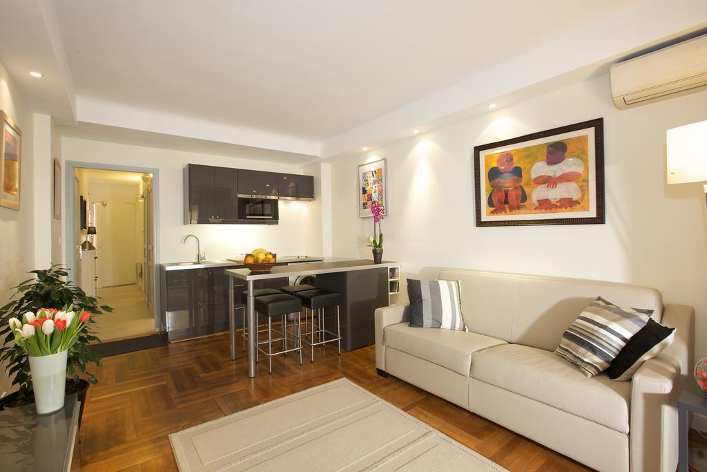 Apartament Le California Juan-les-Pins Zewnętrze zdjęcie